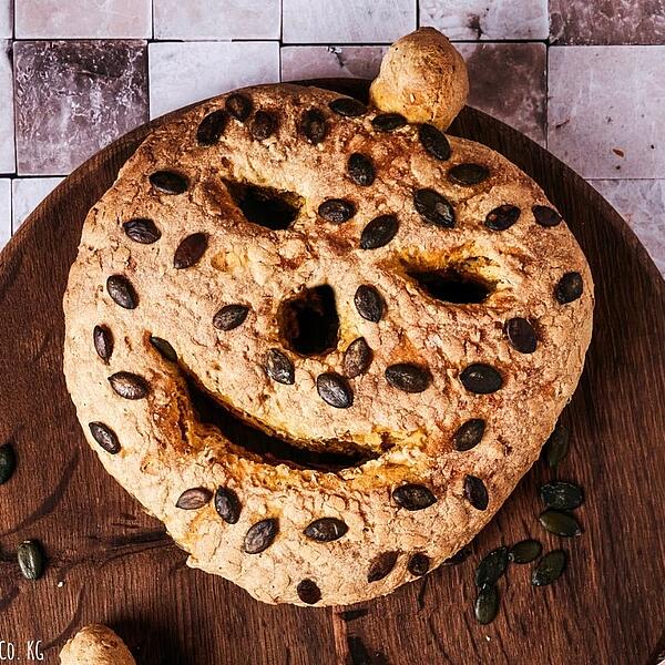 Fladenbrot für Halloween