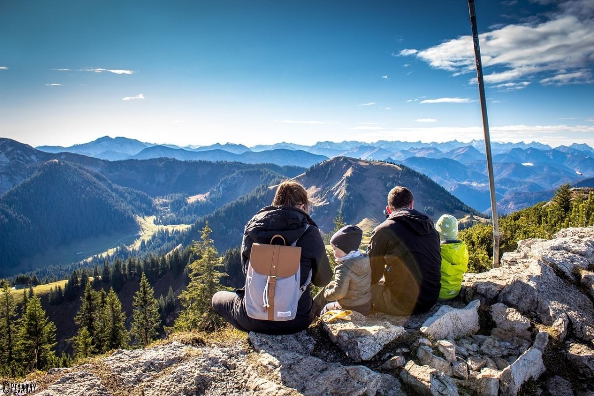 Familienwanderung auf einen Berg