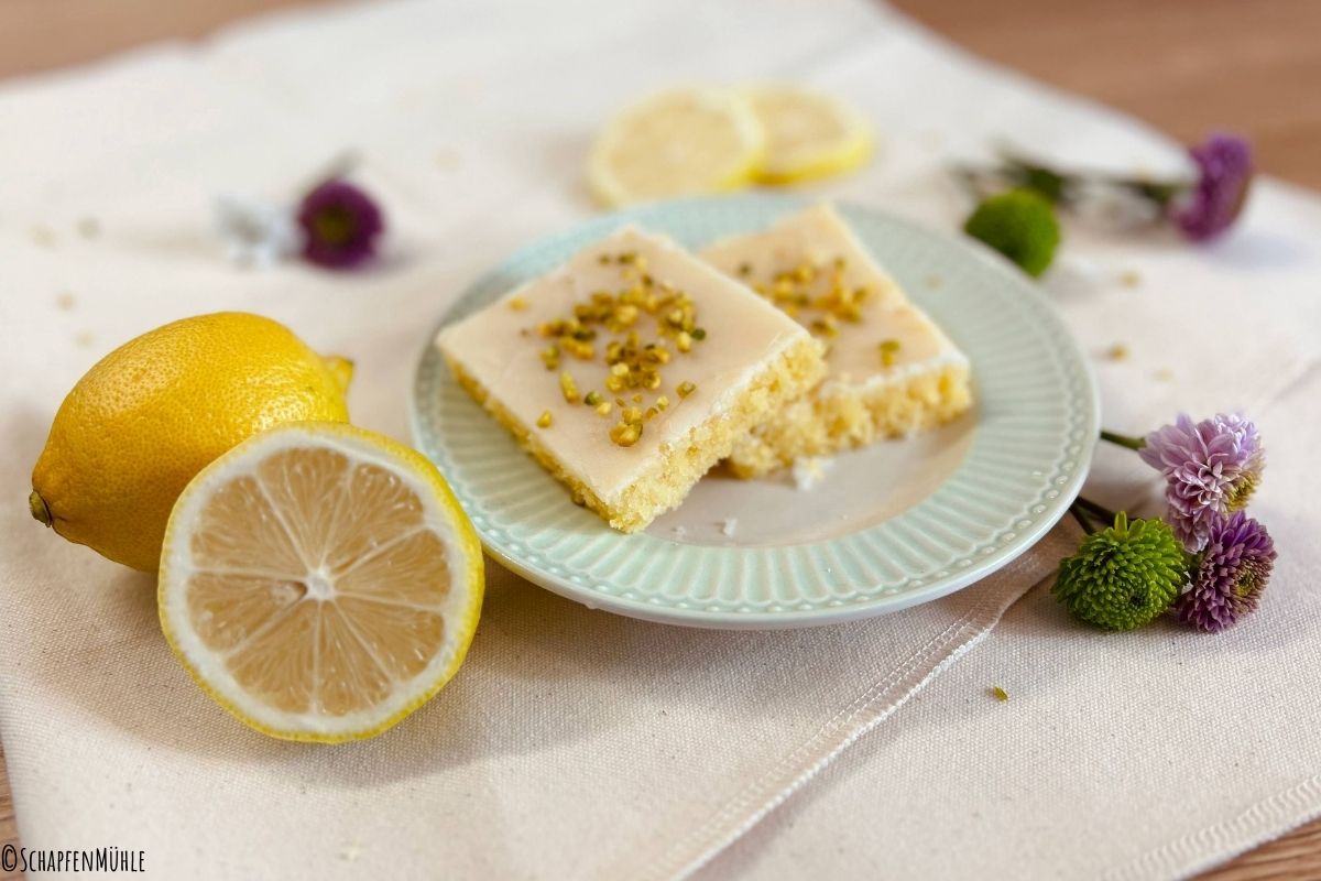 2 Stück Zitronenkuchen vom Blech